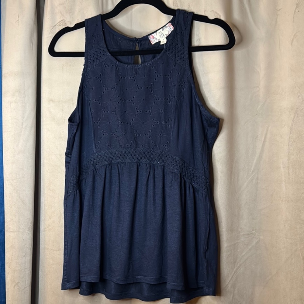 NWT Pink Rose Vintage Blue Sleeveless Tunic with Peter w/ Eyelet Detail Sz M